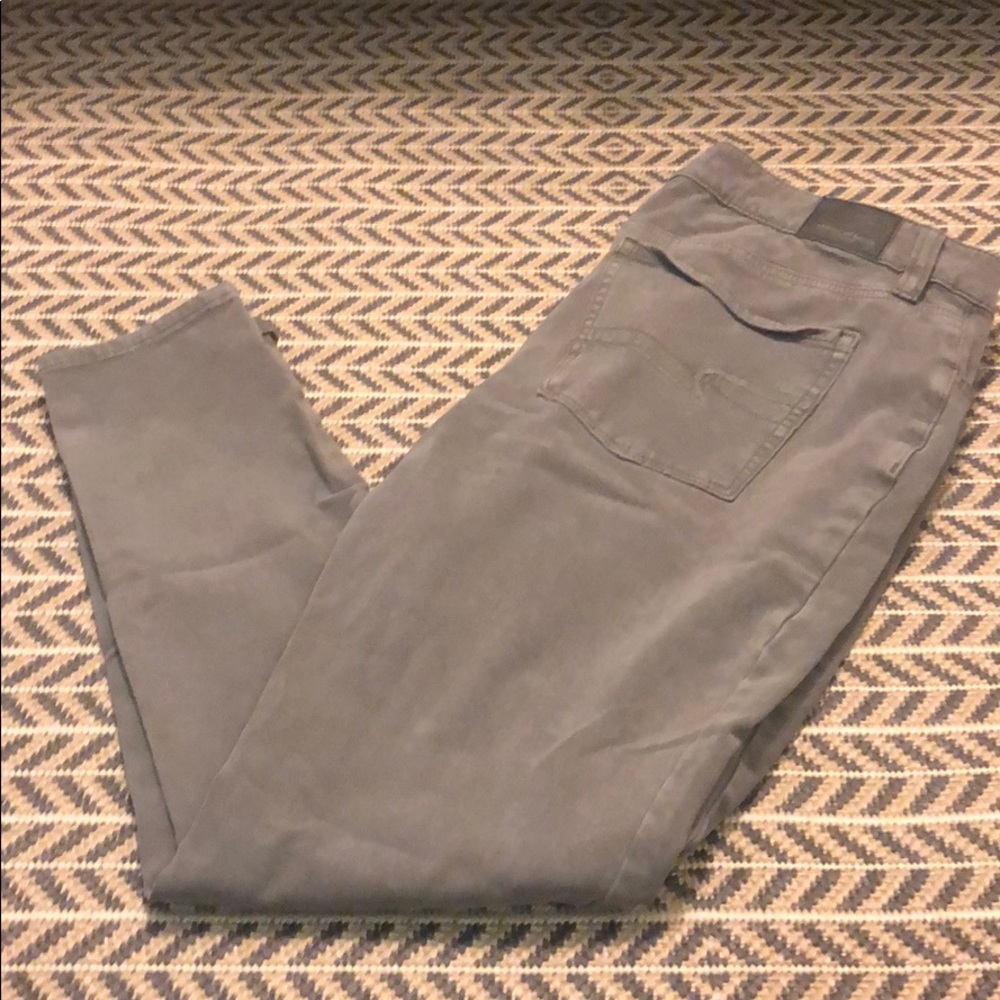 Grey American Eagle skinny jeans